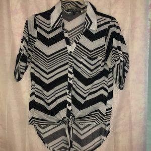 ‼️REDUCED PRICE‼️ Chevron tie-front top